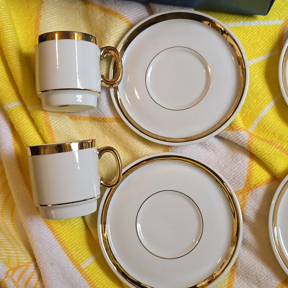 EUC - Vintage Royal Crown After Dinner Coffee Service for 4 in White and Gold - Picture 9 of 12
